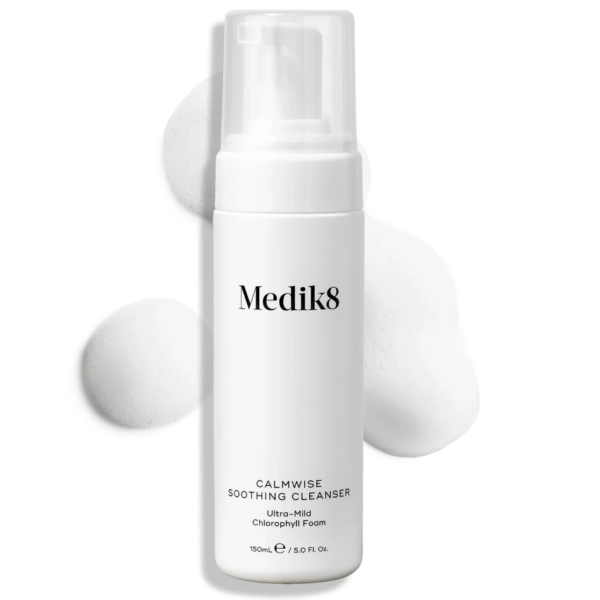 Ніжна пінка з хлорофілом для очищення чутливої шкіри Medik8 Calmwise Soothing Cleanser, 150 мл